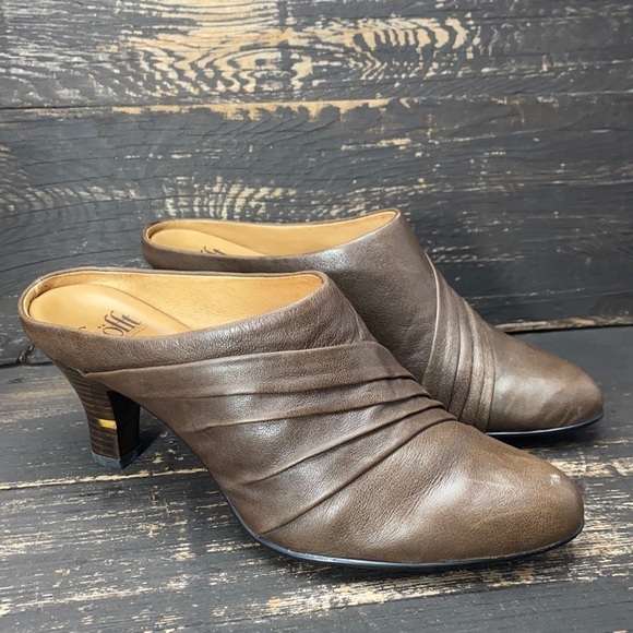 Sofft Brown Slip-on Mules Size 9.5M - Picture 1 of 12